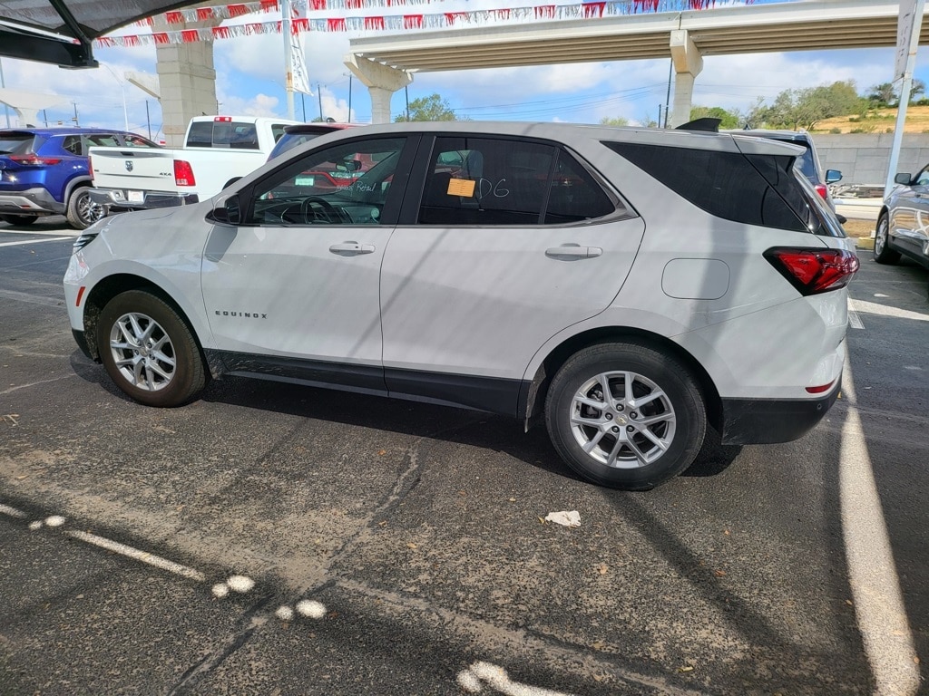 Thumbnail: 2024 Chevrolet Equinox - 5