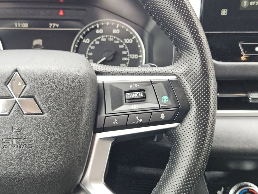 Thumbnail: 2025 Mitsubishi Outlander - 25