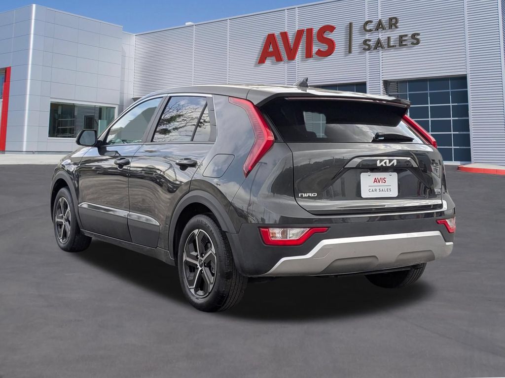 Thumbnail: 2025 Kia Niro - 3