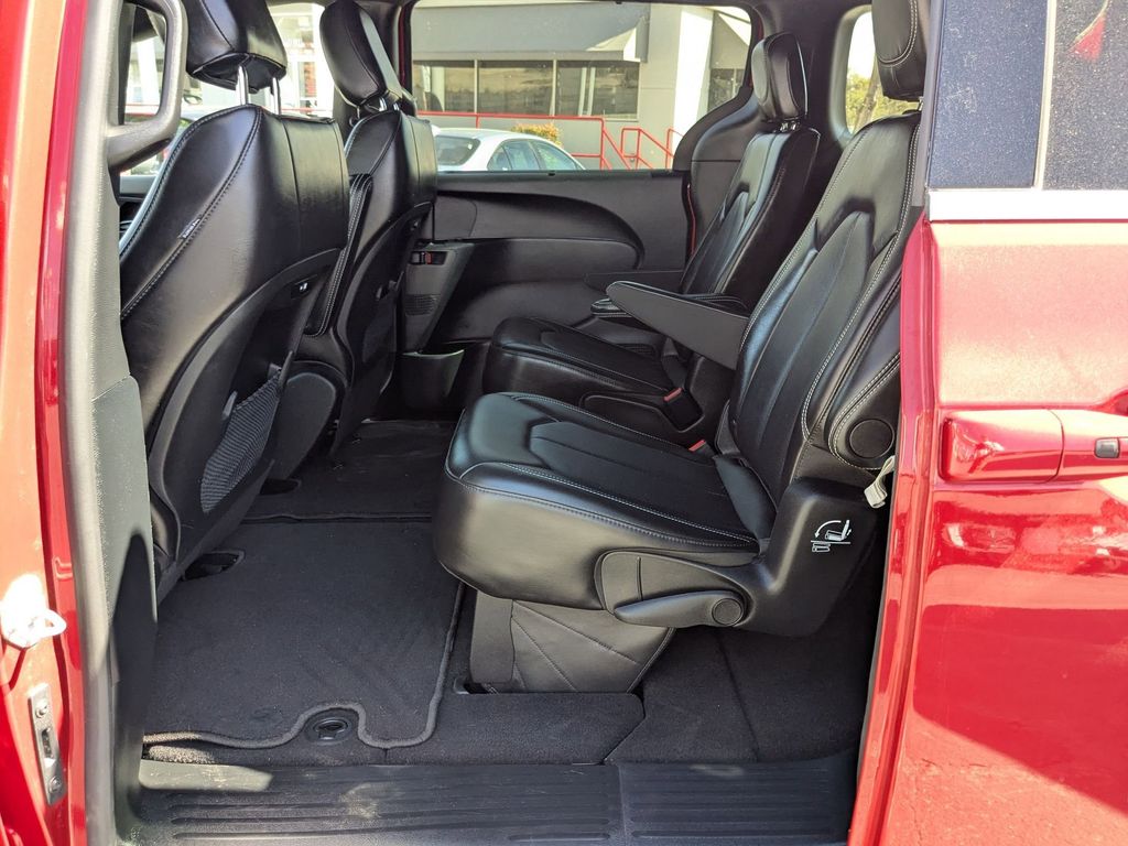 Thumbnail: 2025 Chrysler Pacifica - 23