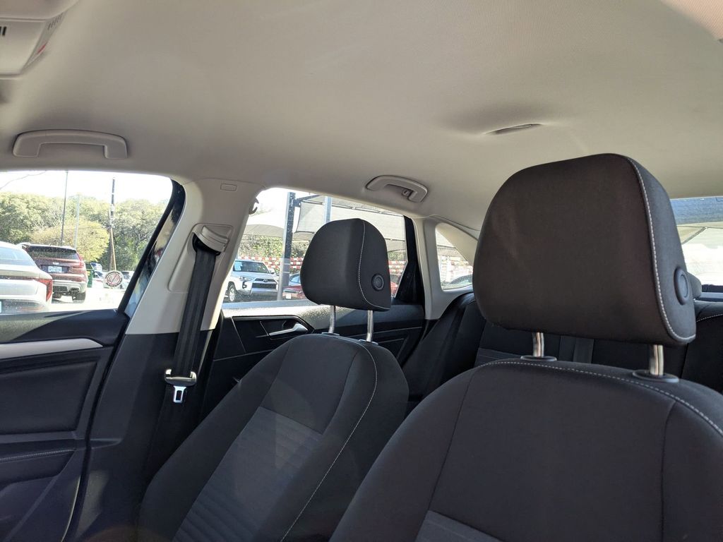 Thumbnail: 2025 Volkswagen Jetta - 24