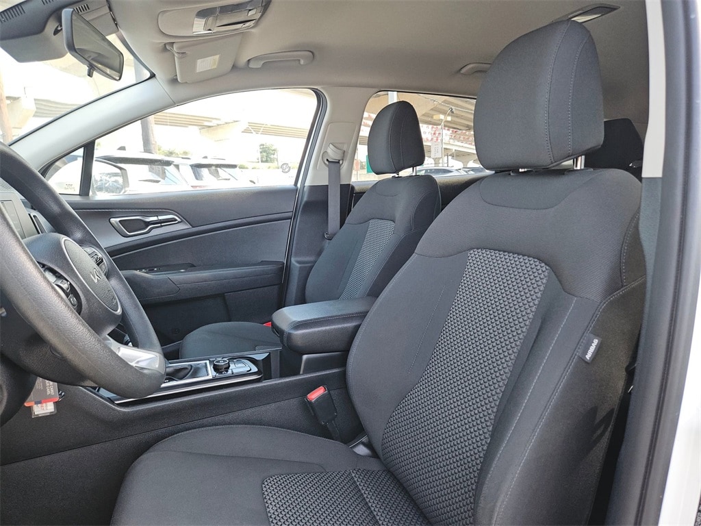 Thumbnail: 2023 Kia Sportage - 13