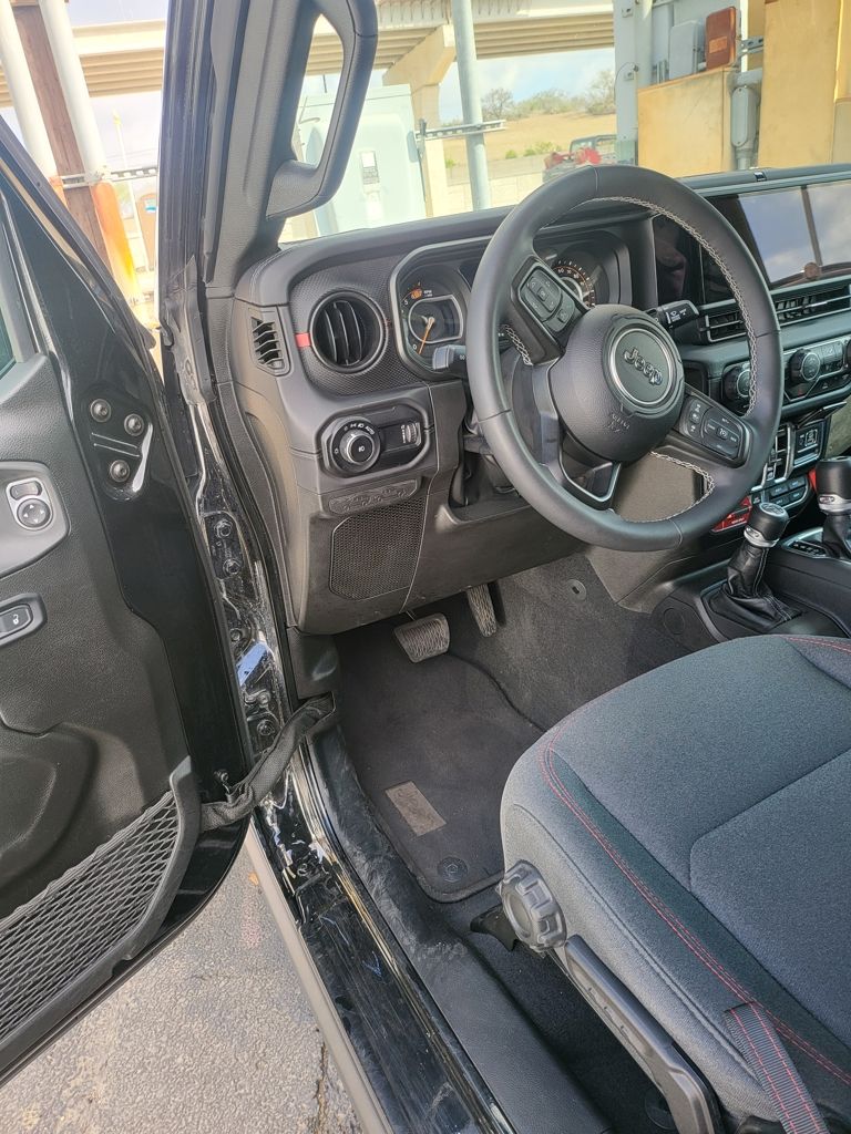 Thumbnail: 2025 Jeep Wrangler - 4