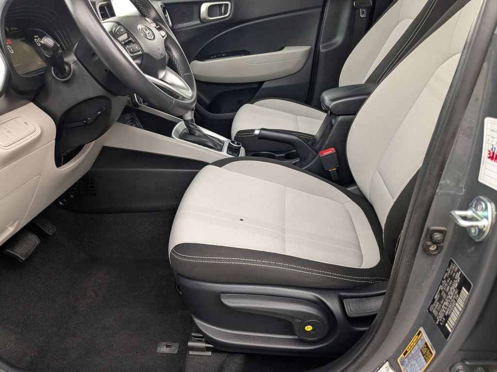 Thumbnail: 2025 Hyundai Venue - 11