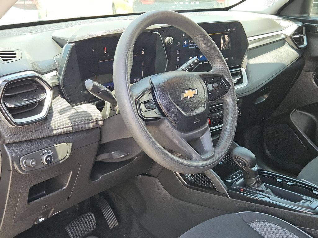 Thumbnail: 2025 Chevrolet TrailBlazer - 13