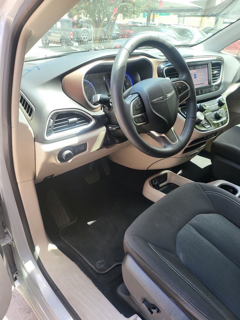Thumbnail: 2023 Chrysler Voyager - 3
