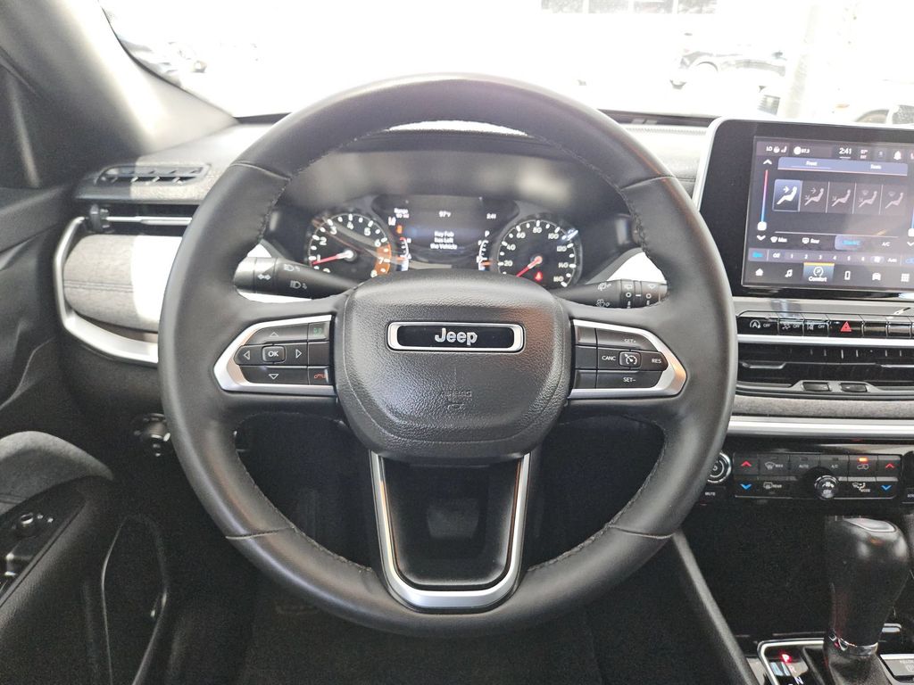 2025 Jeep Compass Latitude - Photo 23