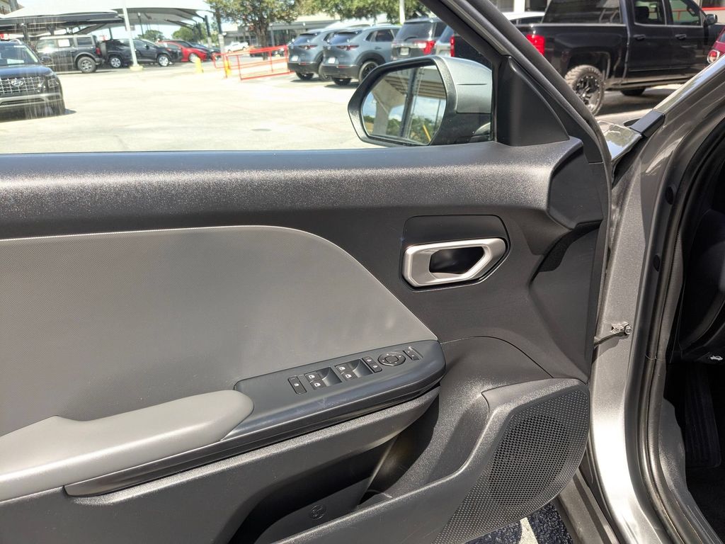 Thumbnail: 2025 Kia K4 - 14