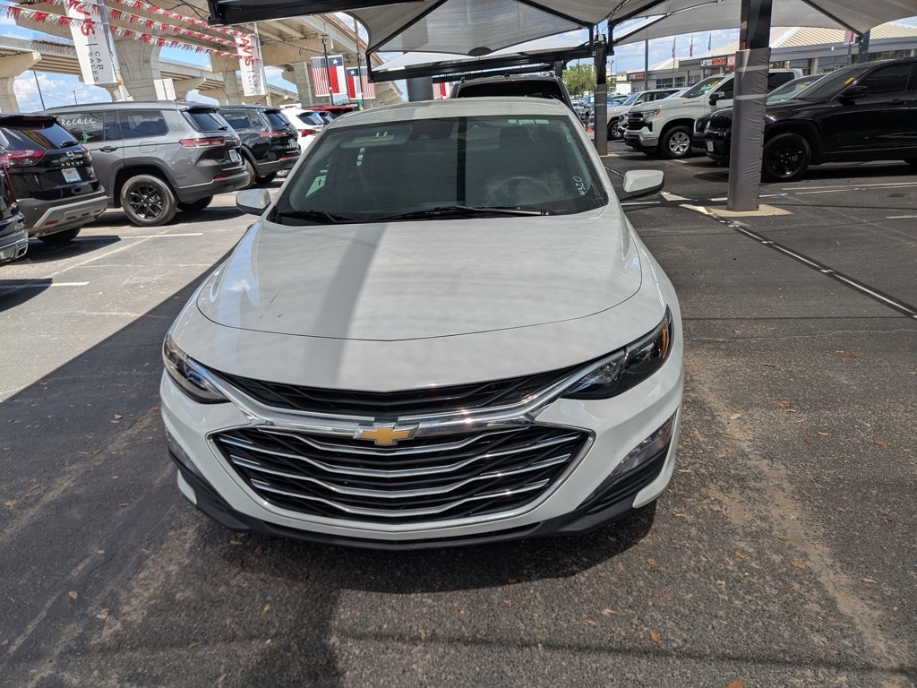 Thumbnail: 2023 Chevrolet Malibu - 2