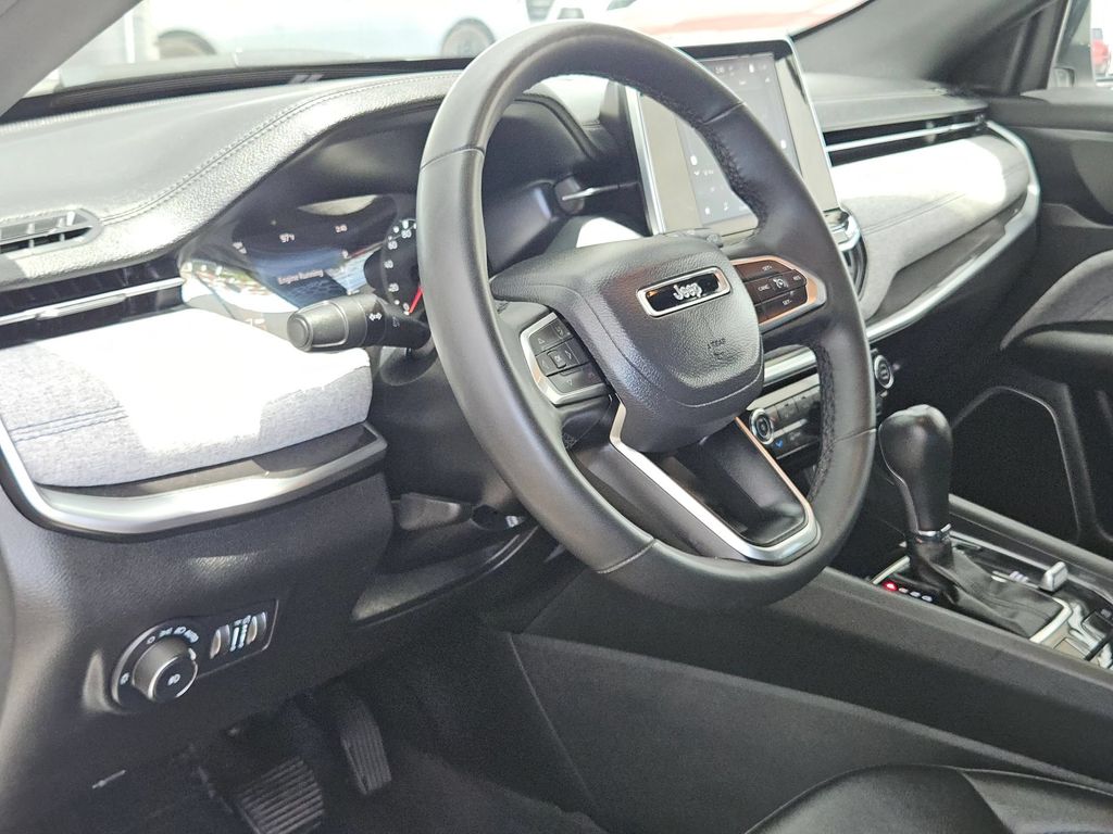 2025 Jeep Compass Latitude - Photo 13