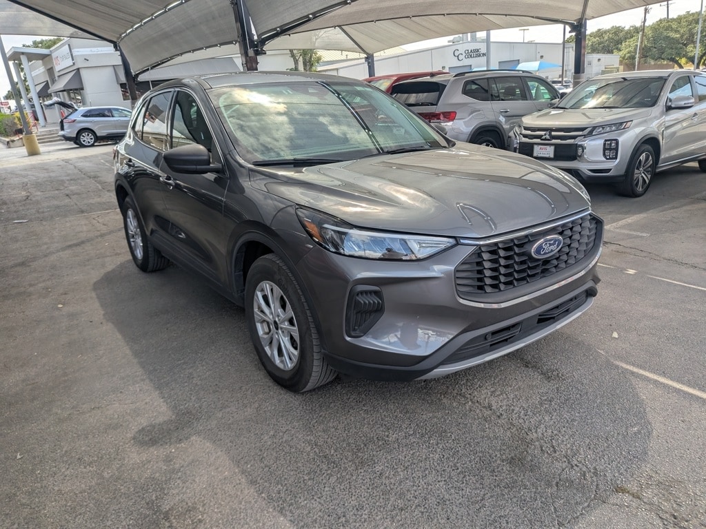 Thumbnail: 2024 Ford Escape - 3