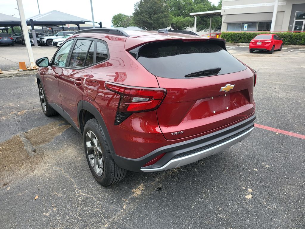 Thumbnail: 2025 Chevrolet Trax - 7