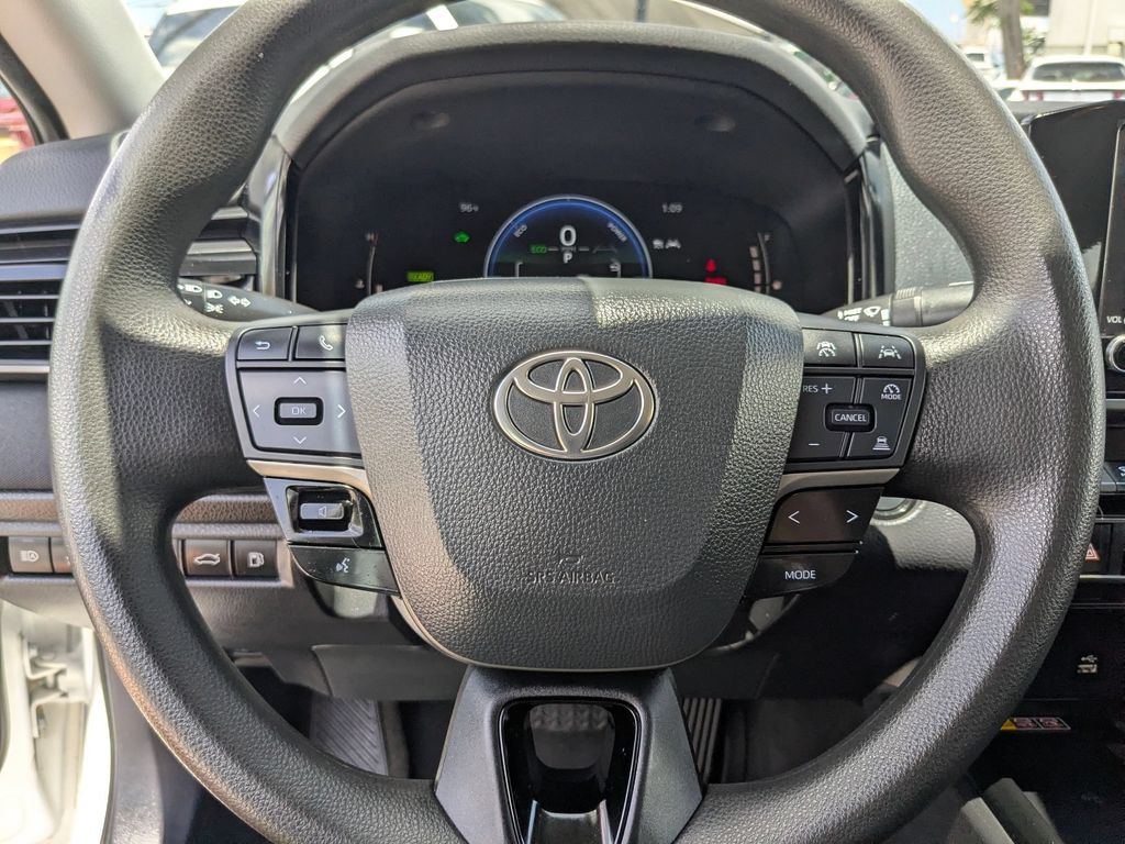 Thumbnail: 2025 Toyota Camry - 16