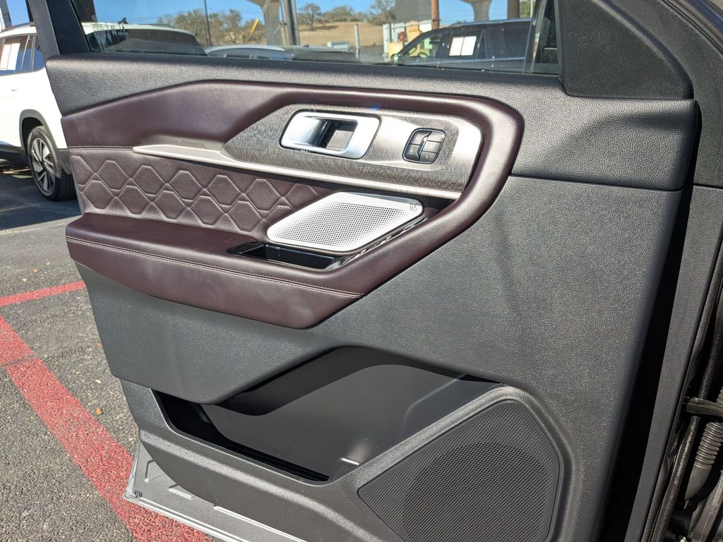 Thumbnail: 2025 Ford Explorer - 15