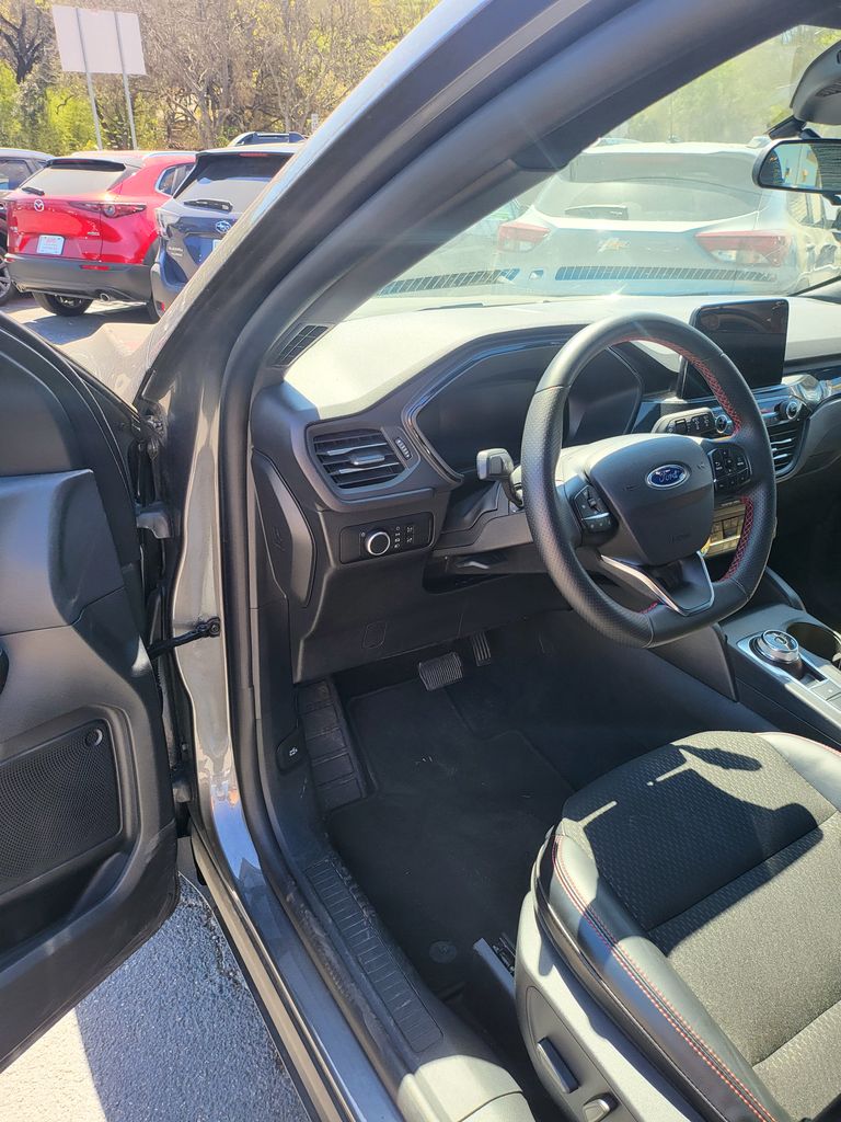 Thumbnail: 2025 Ford Escape - 5