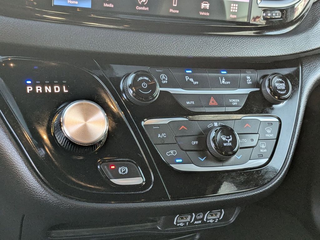 Thumbnail: 2025 Chrysler Pacifica - 23