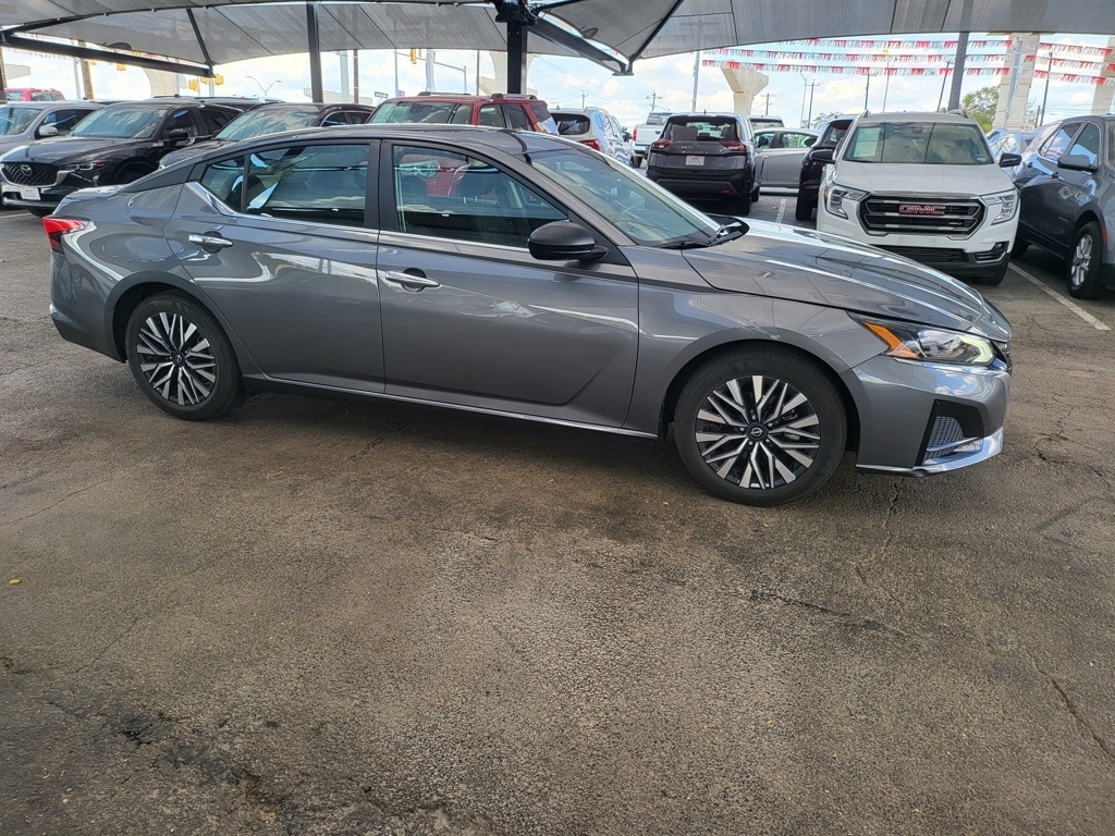 Thumbnail: 2024 Nissan Altima - 3