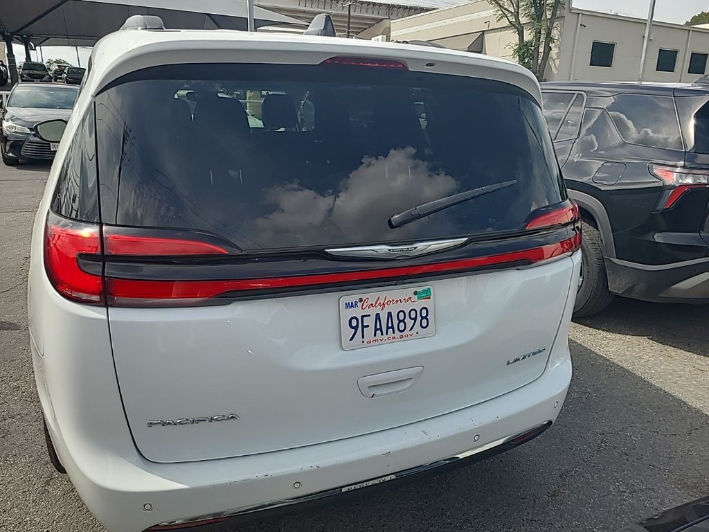 Thumbnail: 2023 Chrysler Pacifica - 8