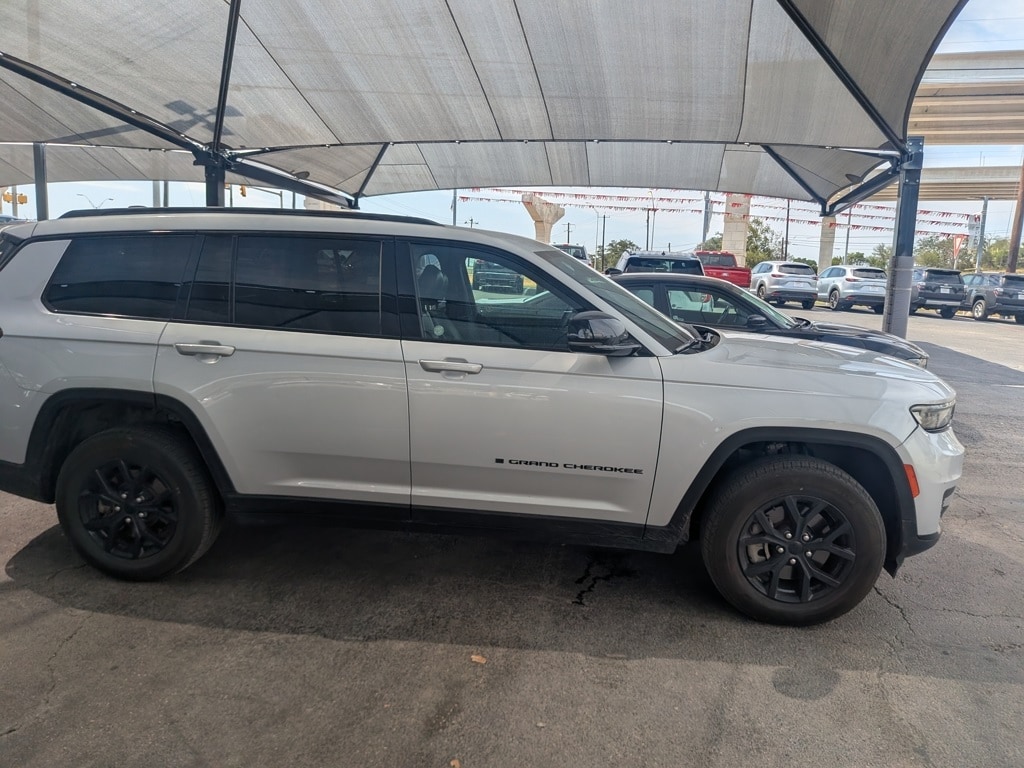 Thumbnail: 2024 Jeep Grand Cherokee L - 5