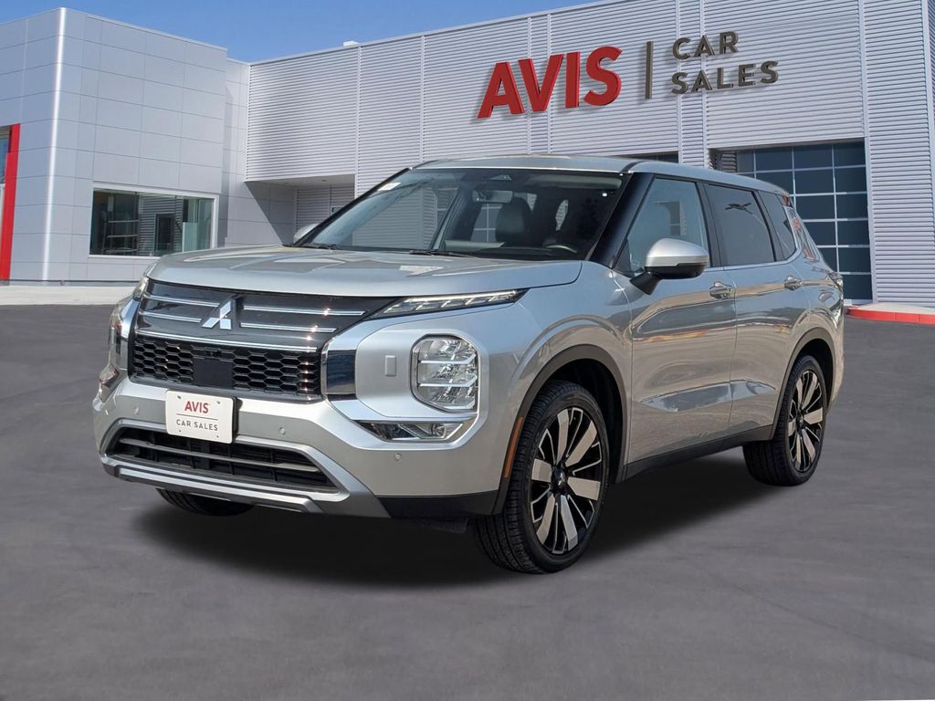 2025 Mitsubishi Outlander SE S-AWC's photo