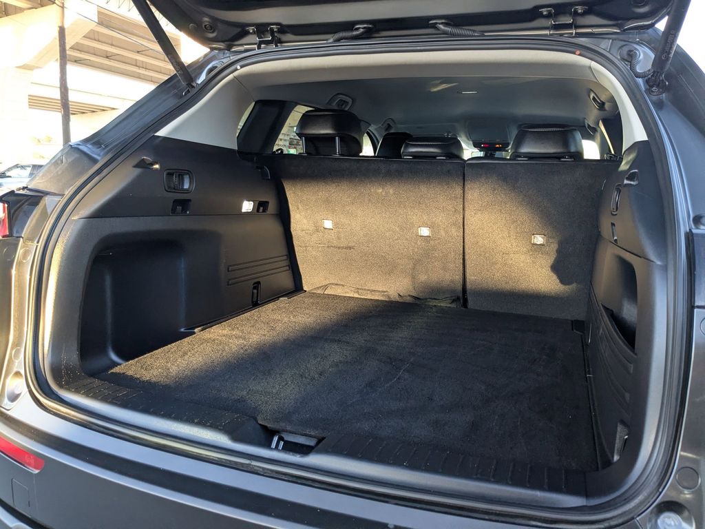 Thumbnail: 2025 Mazda CX-50 - 27