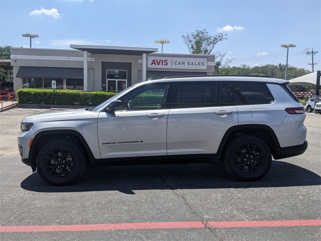 Thumbnail: 2024 Jeep Grand Cherokee L - 8
