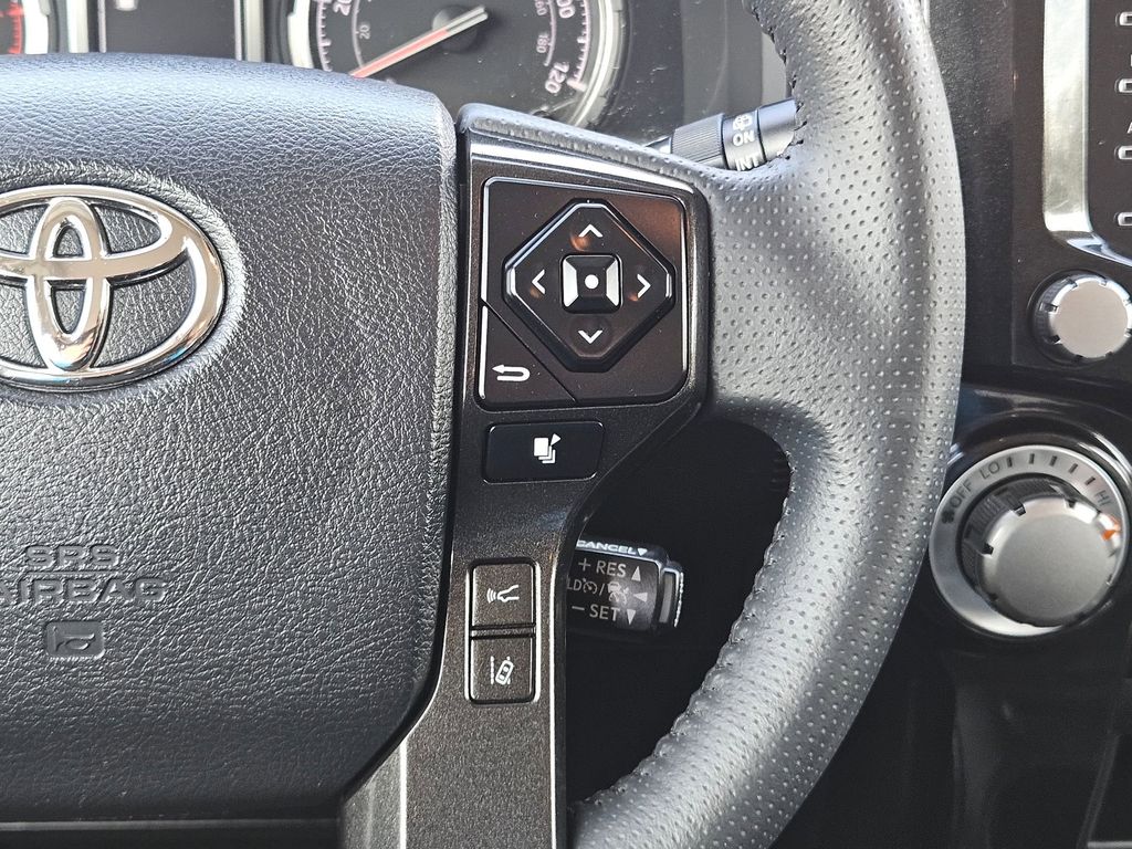 Thumbnail: 2024 Toyota 4Runner - 24