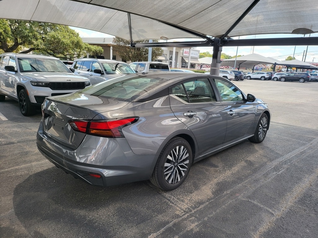 Thumbnail: 2024 Nissan Altima - 5