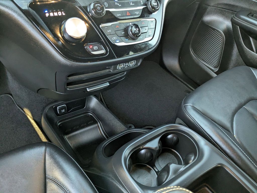 Thumbnail: 2025 Chrysler Pacifica - 24