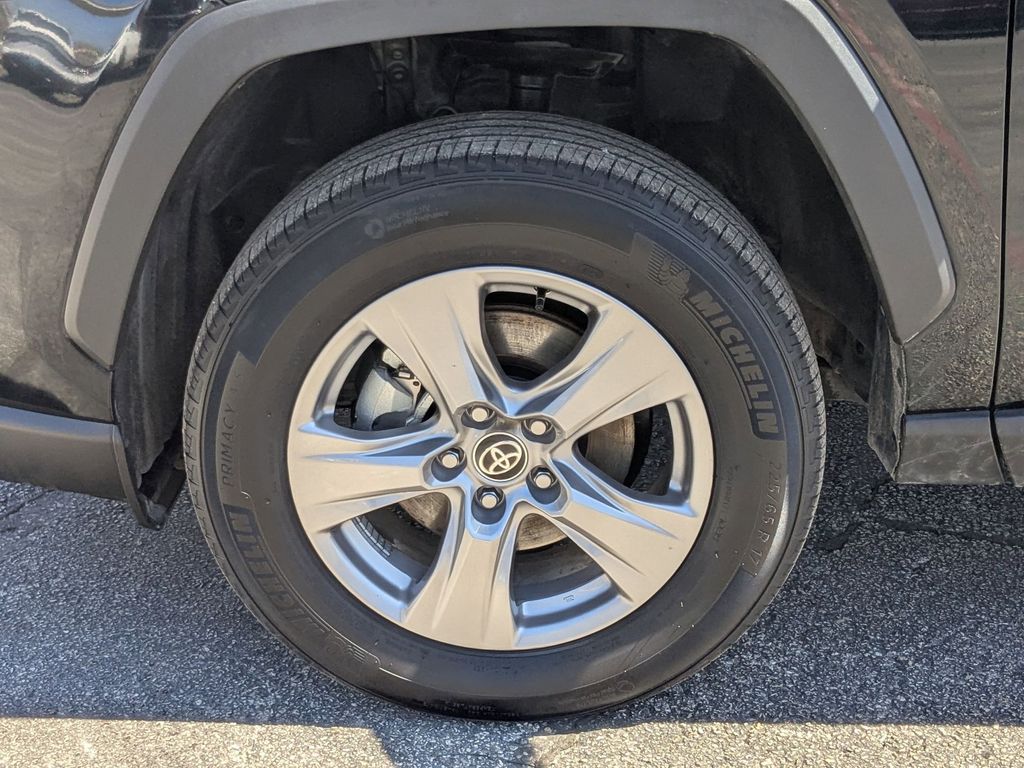 Thumbnail: 2025 Toyota RAV4 - 29