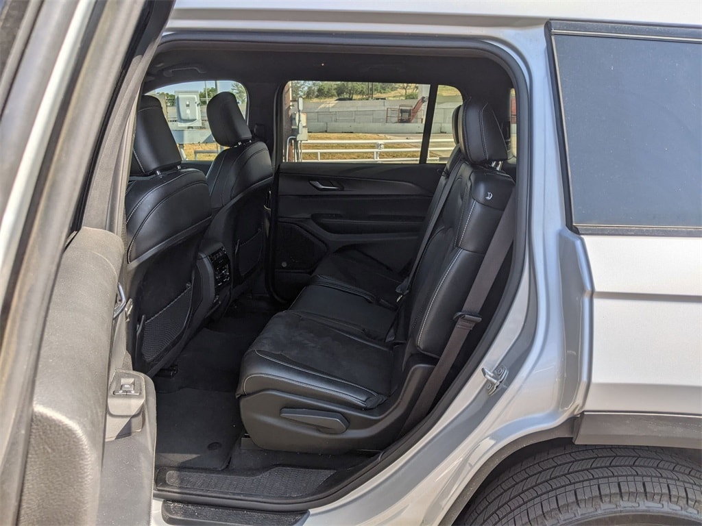 Thumbnail: 2024 Jeep Grand Cherokee L - 24
