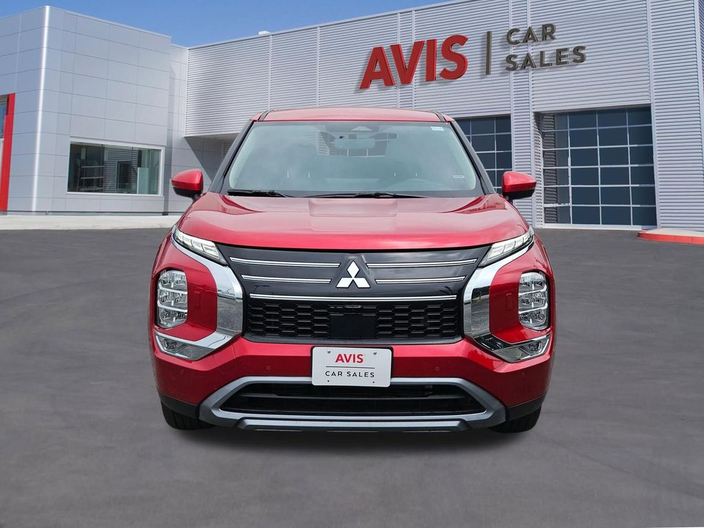 Thumbnail: 2025 Mitsubishi Outlander - 10