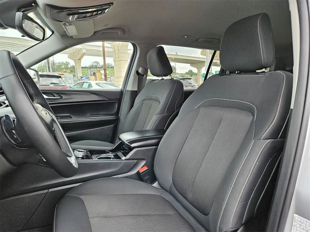 2023 Jeep Grand Cherokee Laredo 16