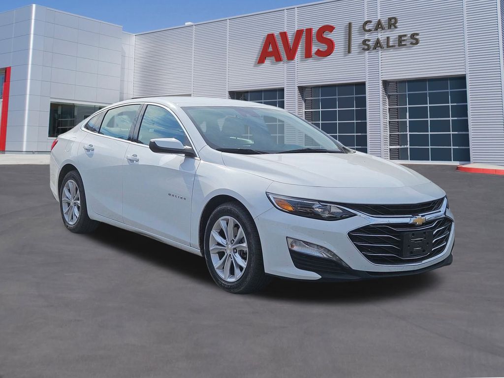 2024 Chevrolet Malibu 1LT photo 3