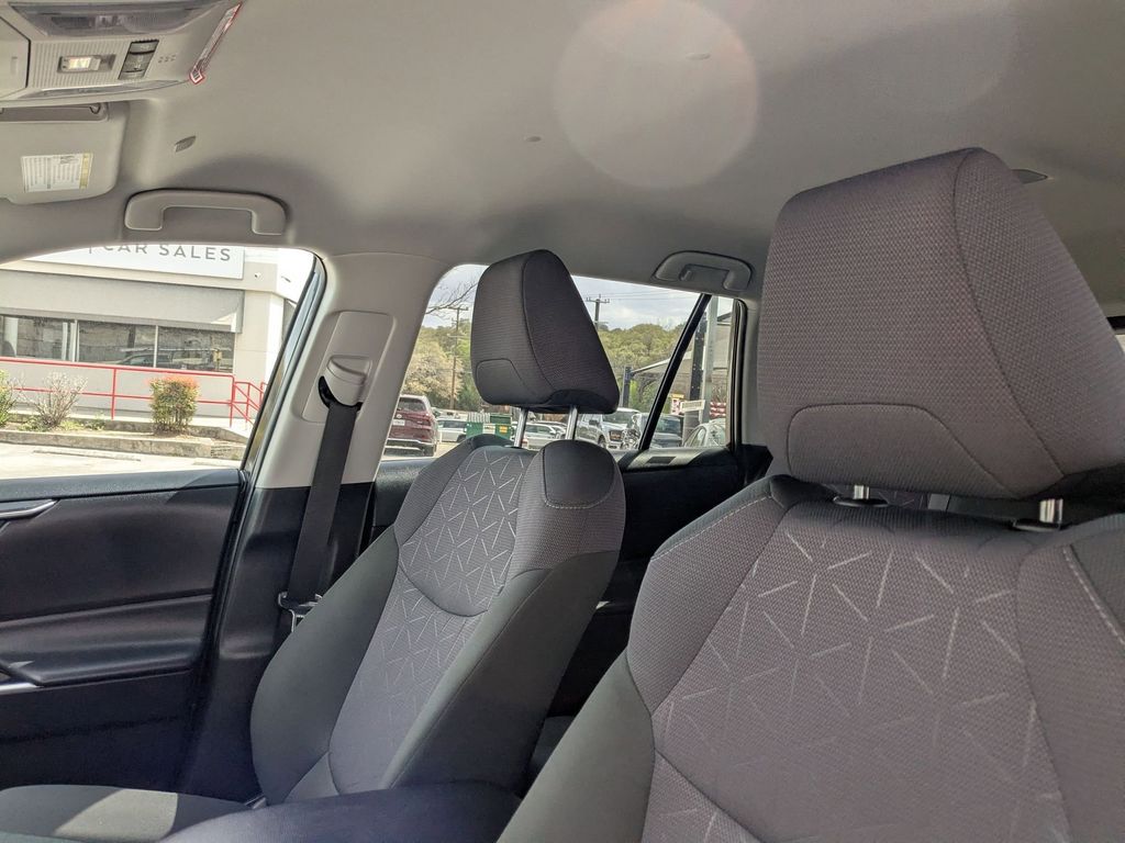 Thumbnail: 2025 Toyota RAV4 - 23