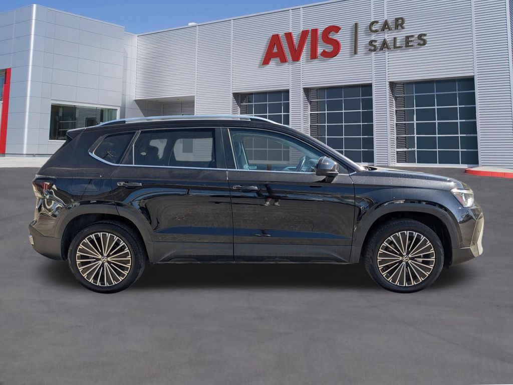 Thumbnail: 2025 Volkswagen Taos - 7