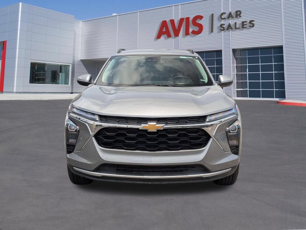 Thumbnail: 2025 Chevrolet Trax - 10