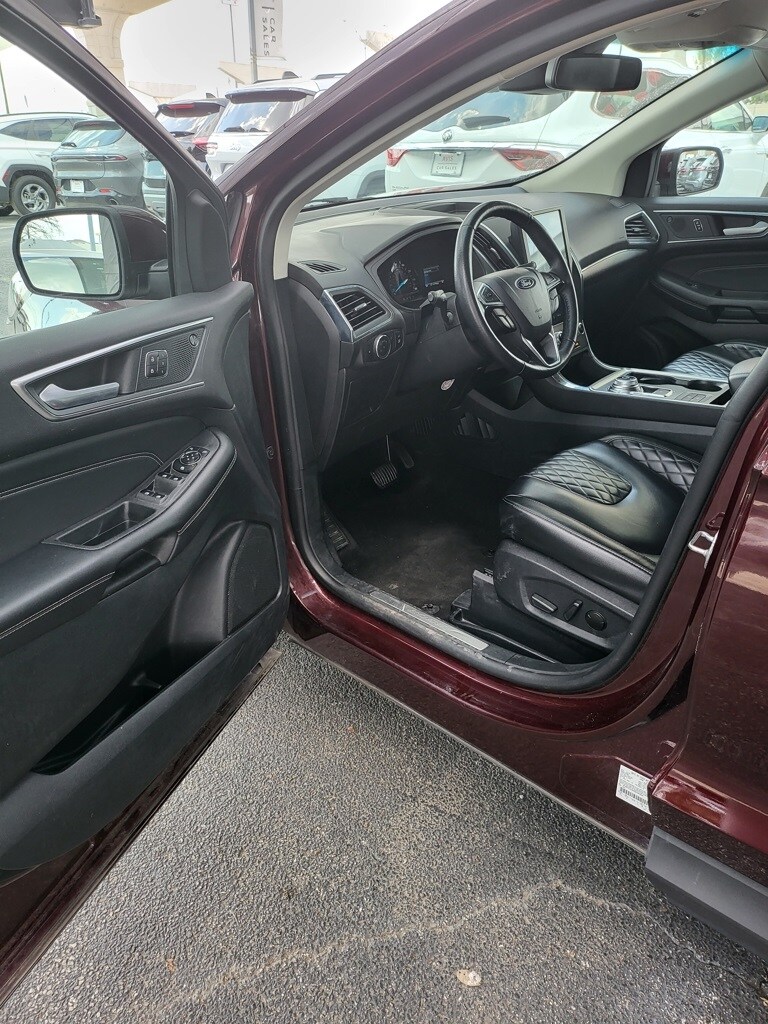 2024 Ford Edge Titanium photo 4