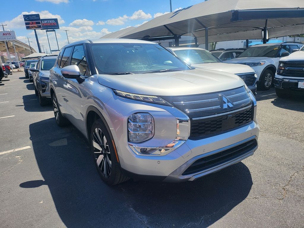 Thumbnail: 2025 Mitsubishi Outlander - 3