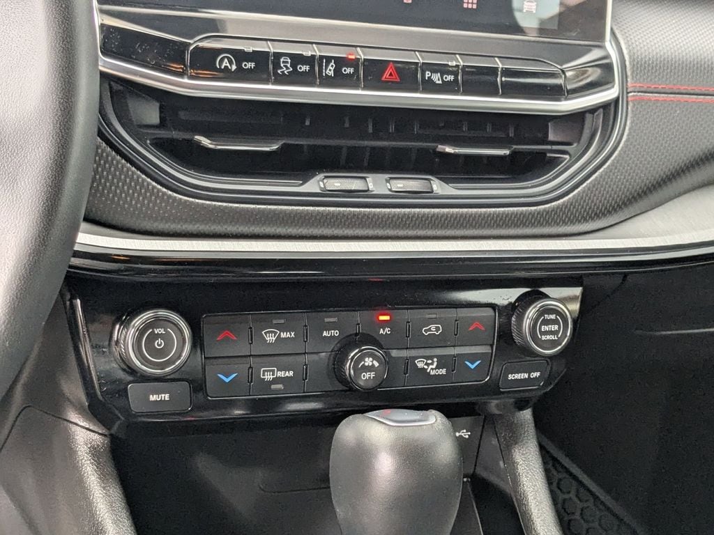 Thumbnail: 2025 Jeep Compass - 23