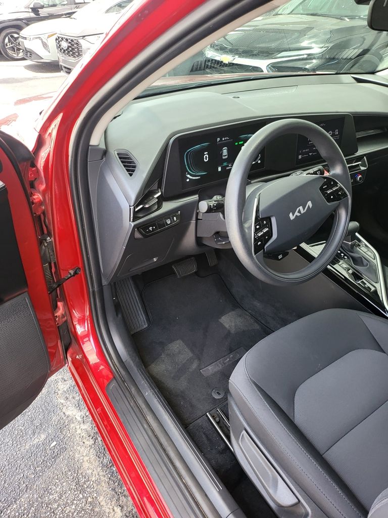 Thumbnail: 2025 Kia Niro - 3