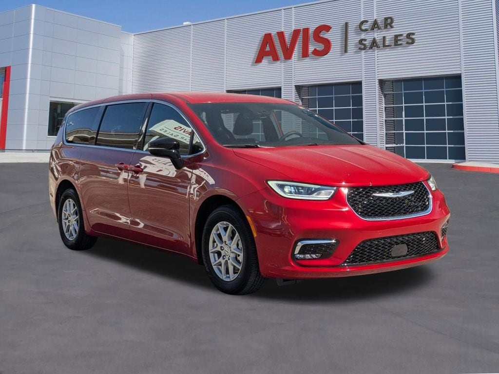 Thumbnail: 2025 Chrysler Pacifica - 9