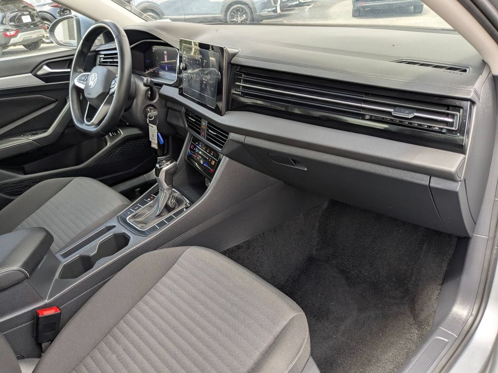 Thumbnail: 2025 Volkswagen Jetta - 26