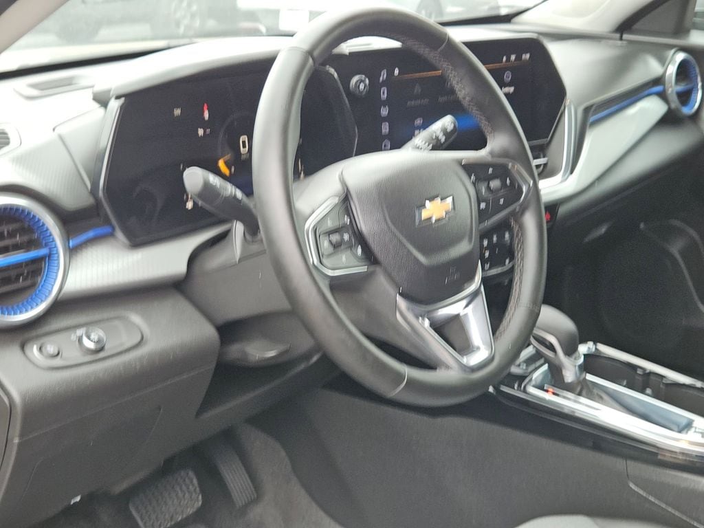 Thumbnail: 2025 Chevrolet Trax - 13