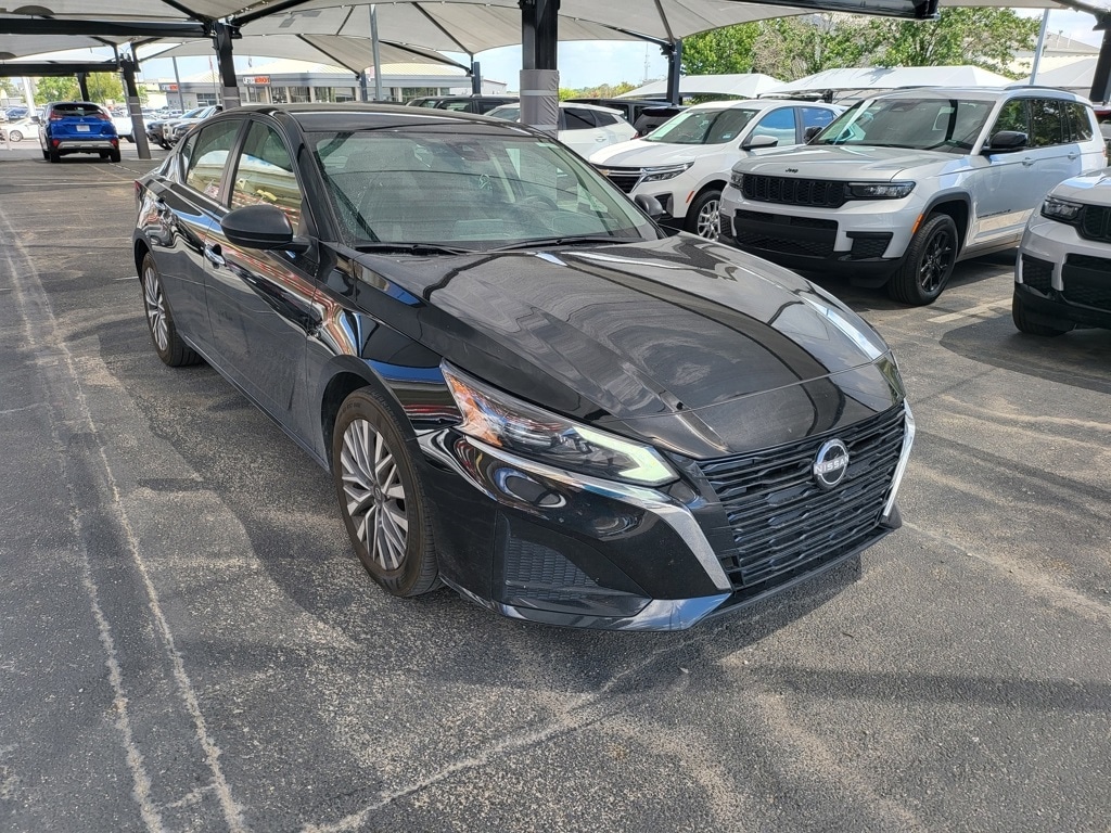 Thumbnail: 2024 Nissan Altima - 7