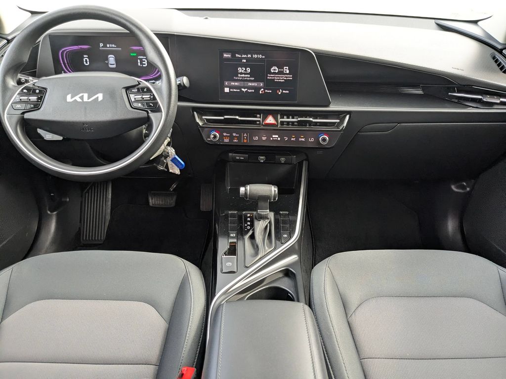 Thumbnail: 2025 Kia Niro - 24