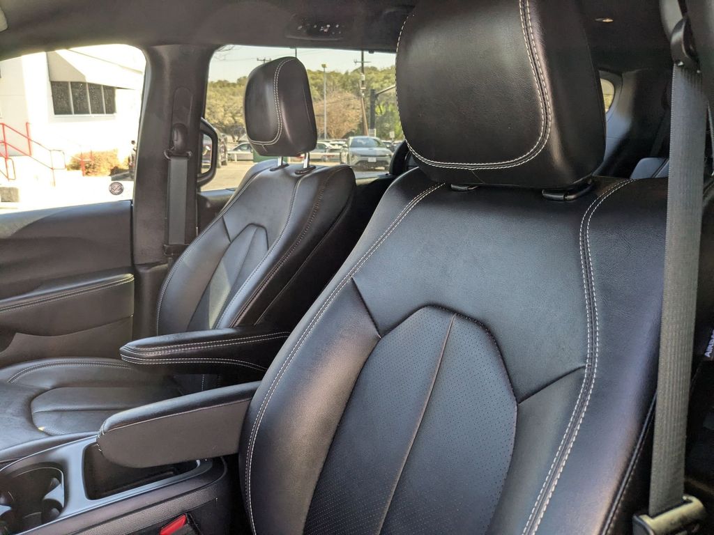 Thumbnail: 2025 Chrysler Pacifica - 13