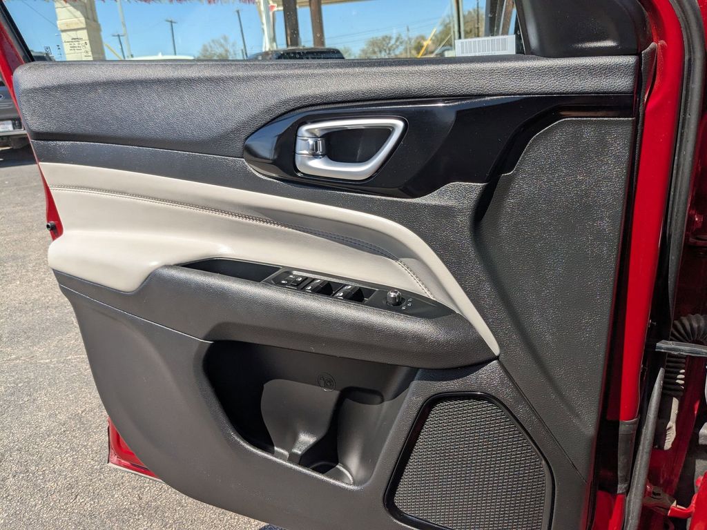 Thumbnail: 2025 Jeep Compass - 15