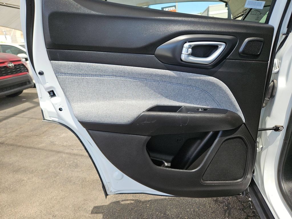 2025 Jeep Compass Latitude - Photo 18