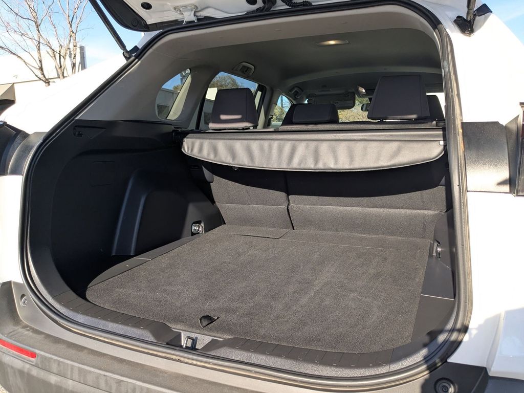 Thumbnail: 2025 Toyota RAV4 - 26